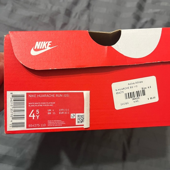 Nike Huaraches - Picture 2 of 5